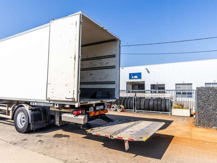 Renault D 320+HAYON BAR 2 T. Foto 13