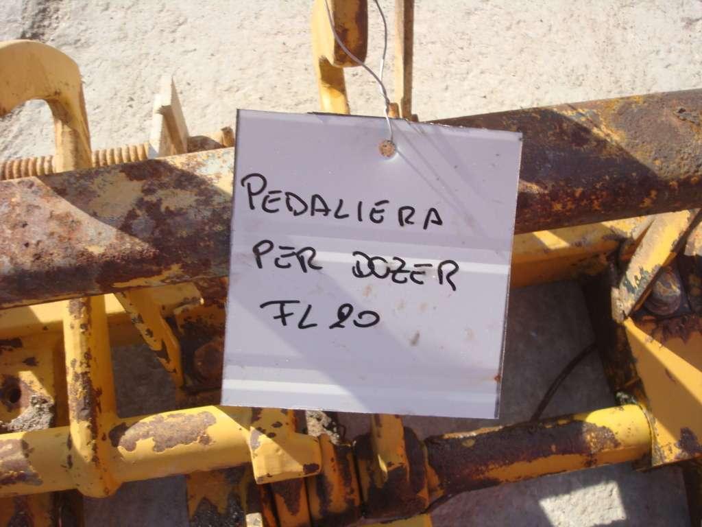 Pedalera para DOZER FL20 Foto 5