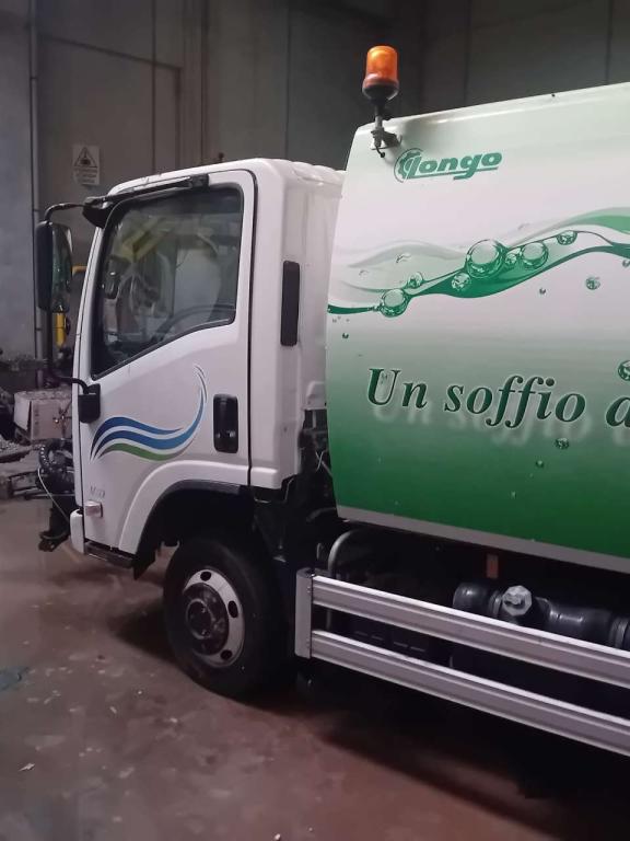 Isuzu SZ400 Foto 1