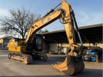 Caterpillar 323FLN vendida por Trazzi Macchine Srl
