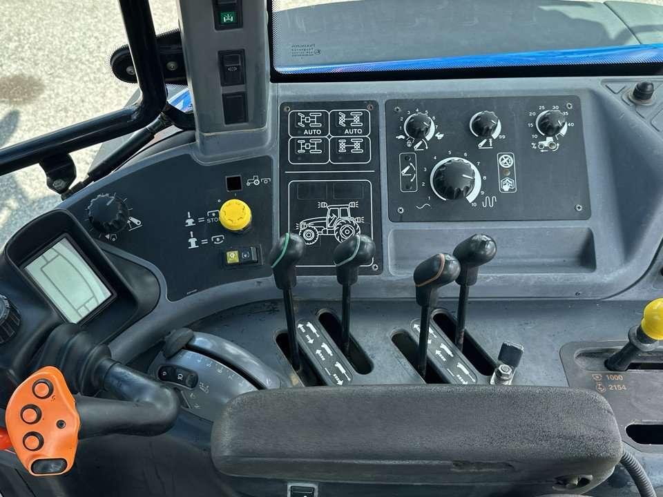 New Holland TM190 4X4 Foto 12