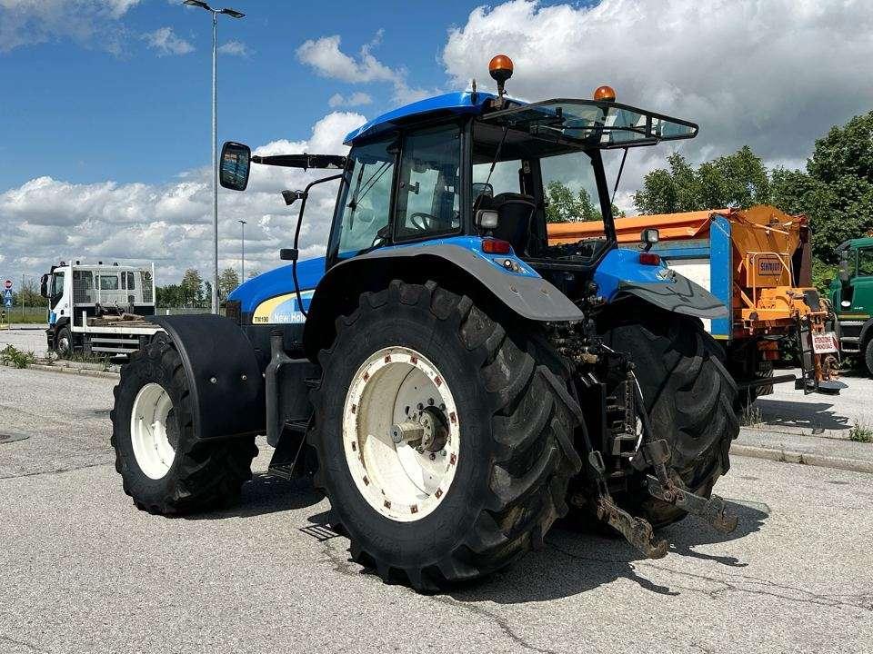 New Holland TM190 4X4 Foto 3