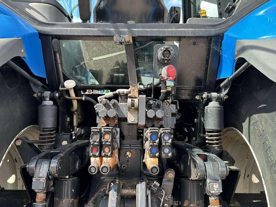 New Holland TM190 4X4 Foto 8