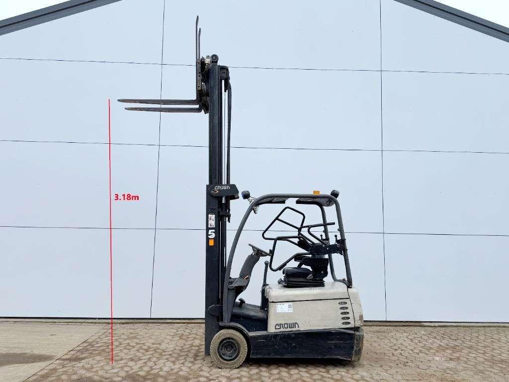 Crown SC4240-1.6 - Duplex / Side Shift / Full Electric Foto 15