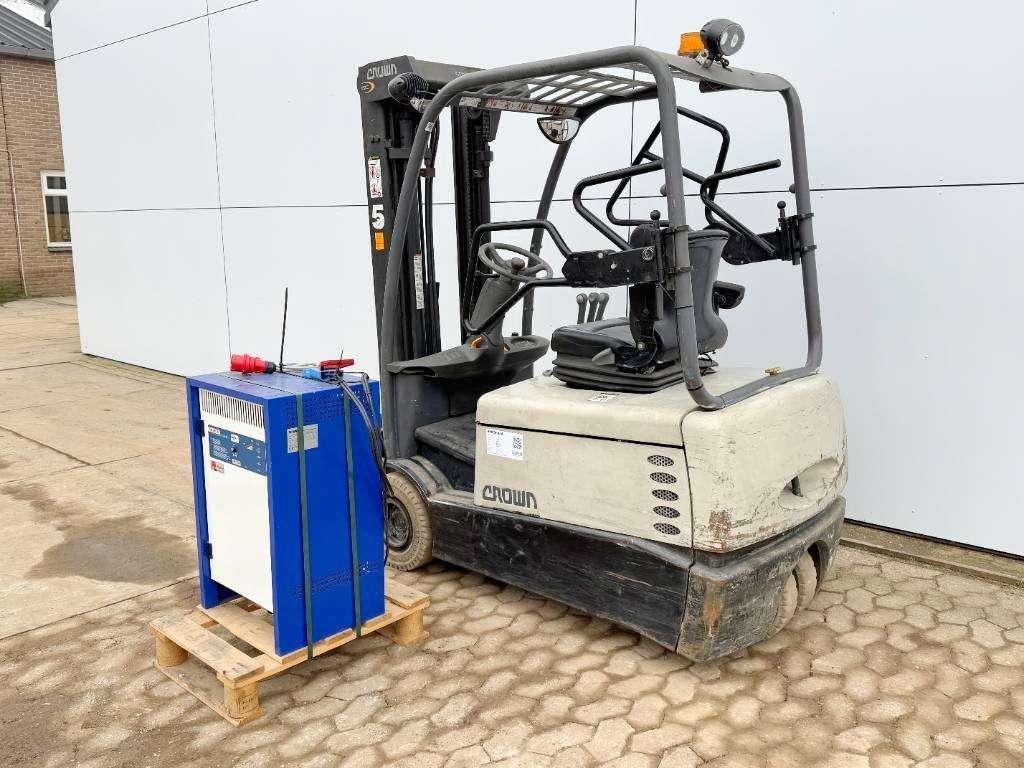 Crown SC4240-1.6 - Duplex / Side Shift / Full Electric Foto 3
