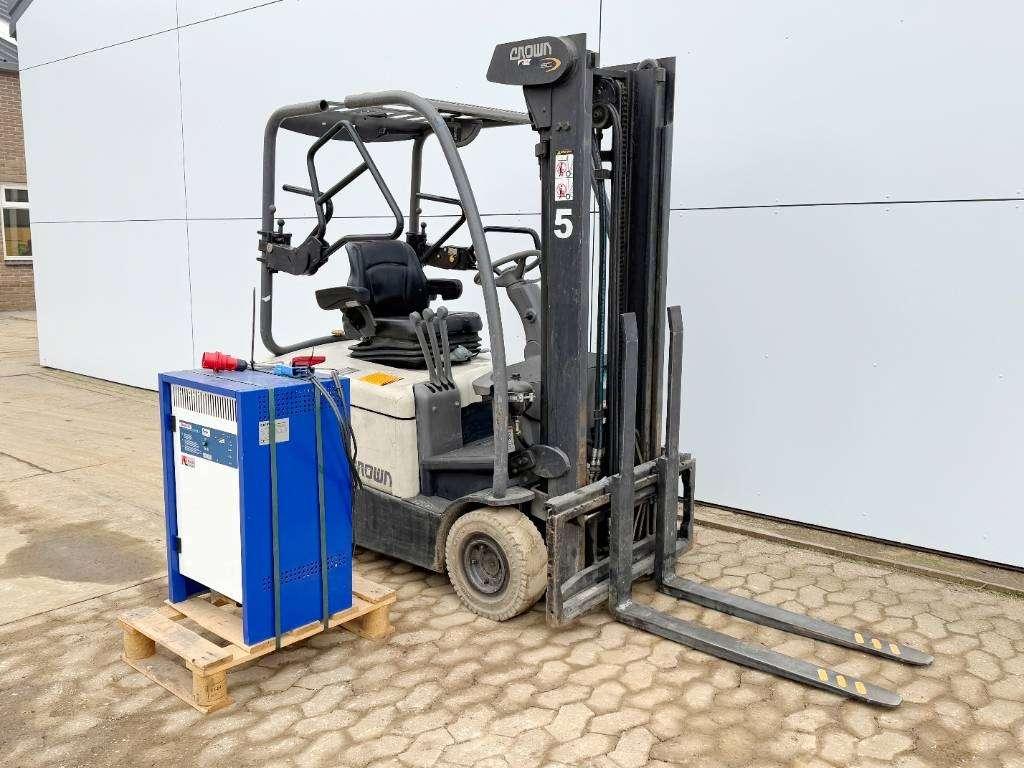 Crown SC4240-1.6 - Duplex / Side Shift / Full Electric Foto 6