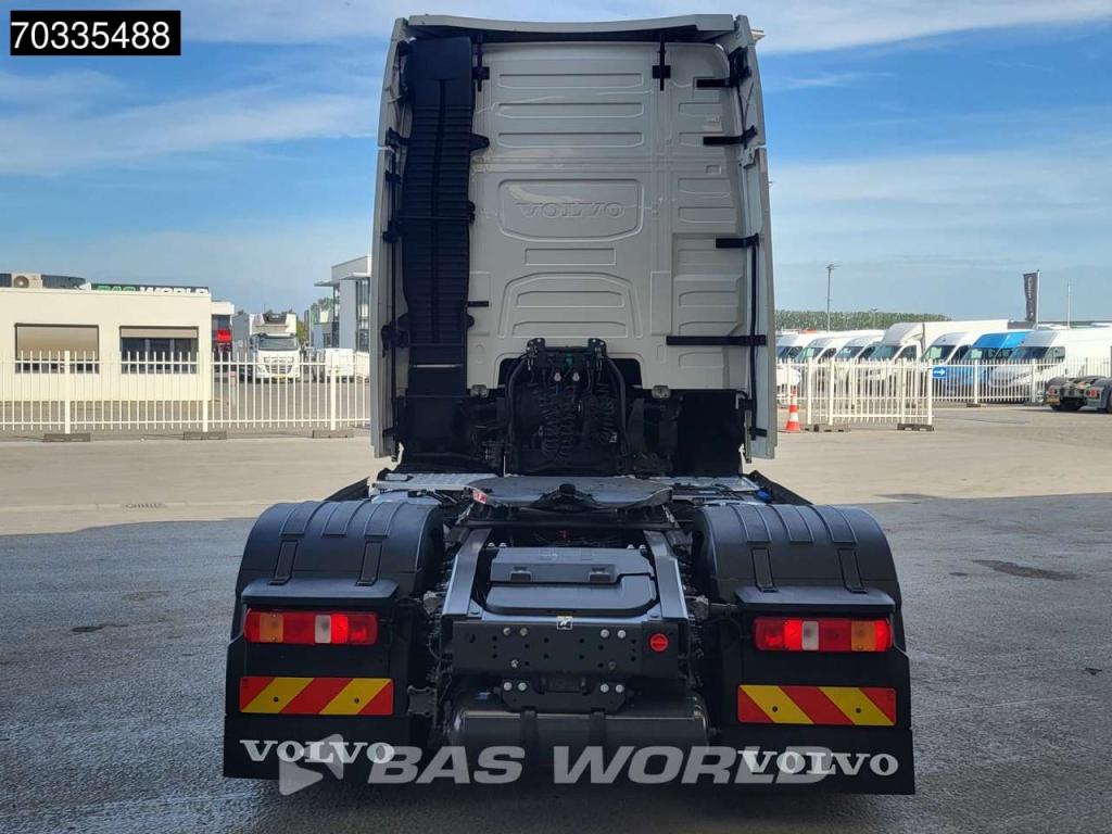Volvo FH 500 4X2 XL 2x Tanks I-ParkCool ACC Foto 12