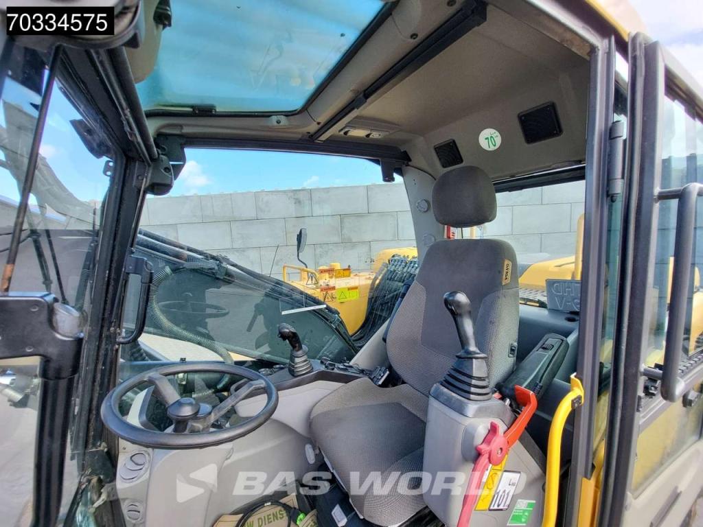 Volvo EW140 D Outriggers + Blade Foto 28