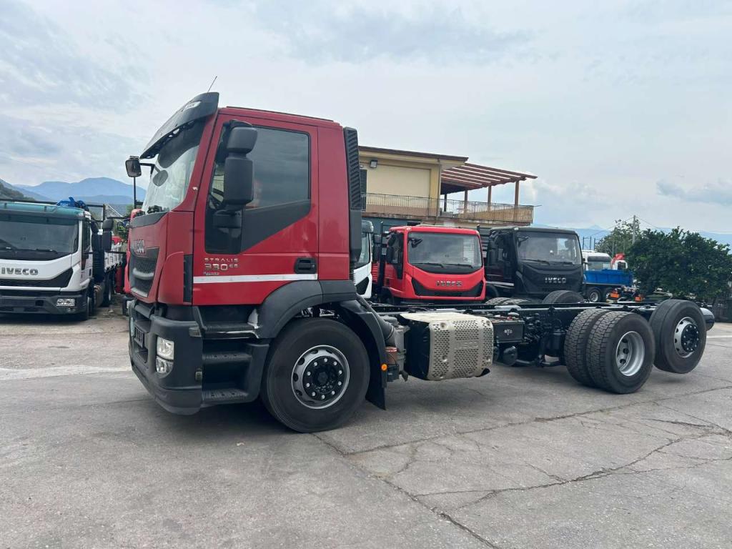 Iveco STRALIS HI-STREET 260S31 Foto 2