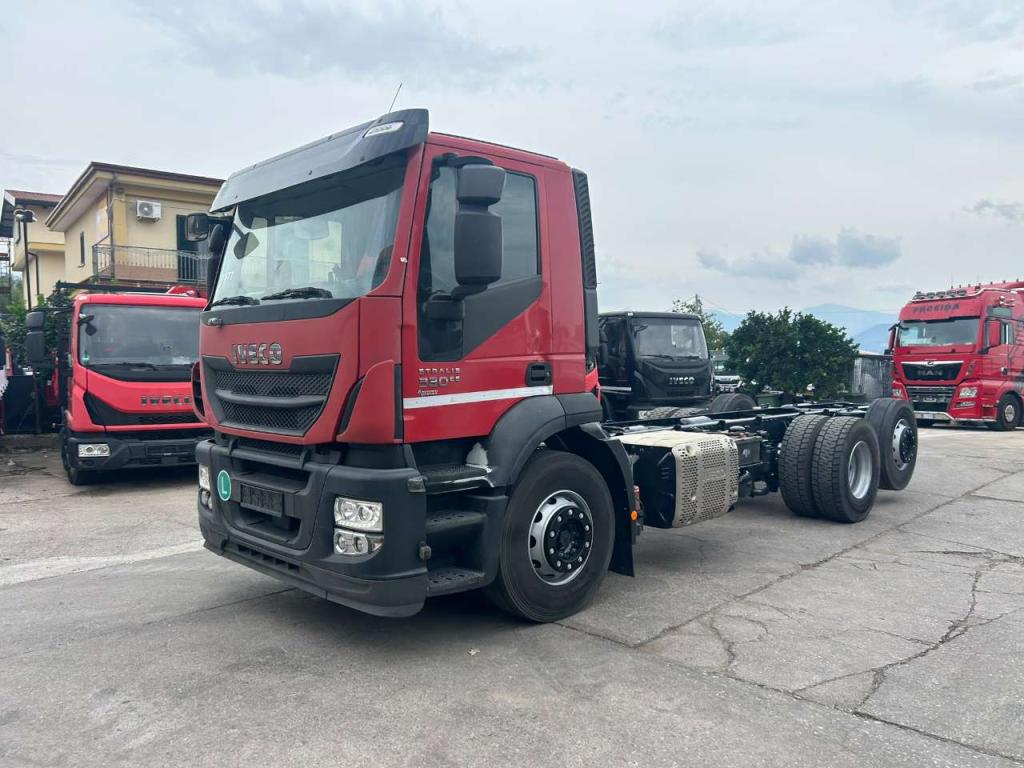 Iveco STRALIS HI-STREET 260S31 Foto 9