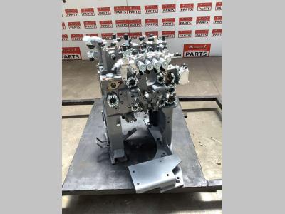 Distribuidor hidraulico para Hitachi ZX135US-7 vendida por Massucco T. Srl Area Ricambi