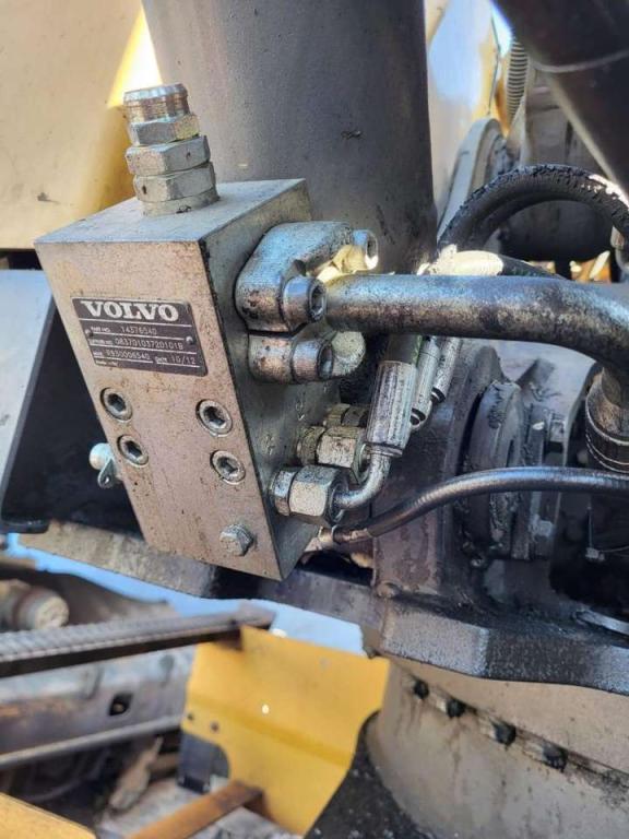 Volvo safety valve 14376540 for Volvo EW140B, EW140C, EW160B... Foto 2