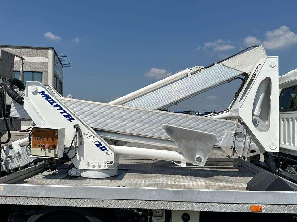 Nissan 35.11 Multitel MX200 Foto 10