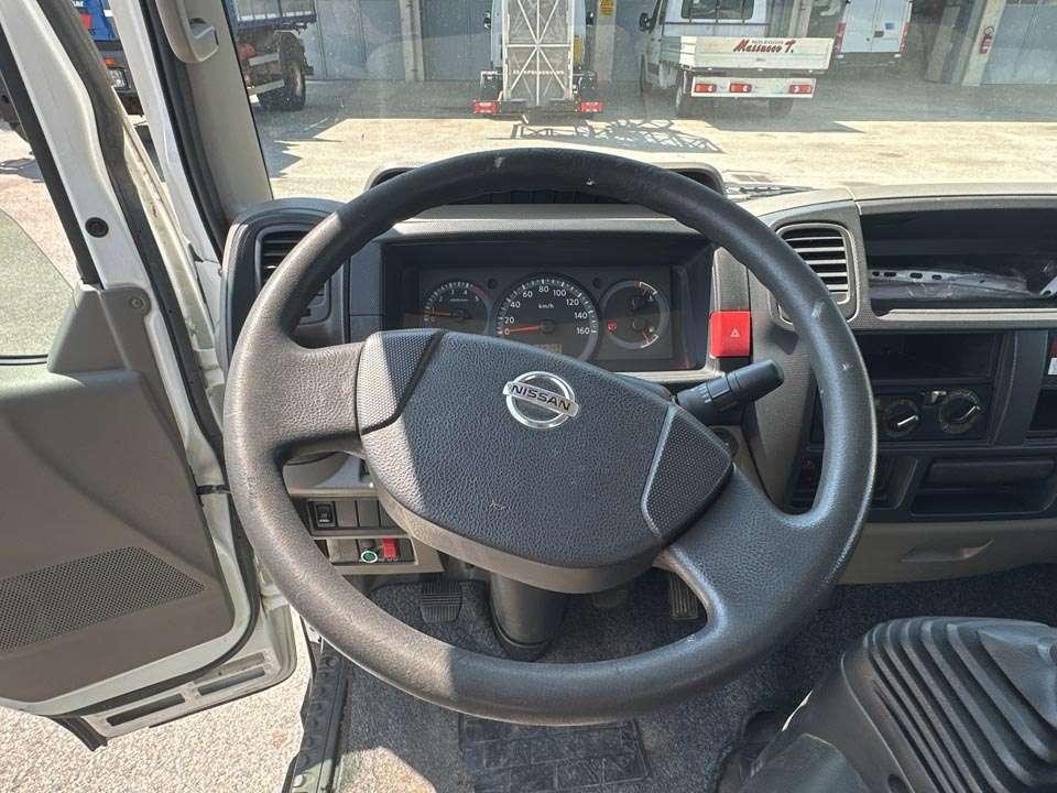 Nissan 35.11 Multitel MX200 Foto 16