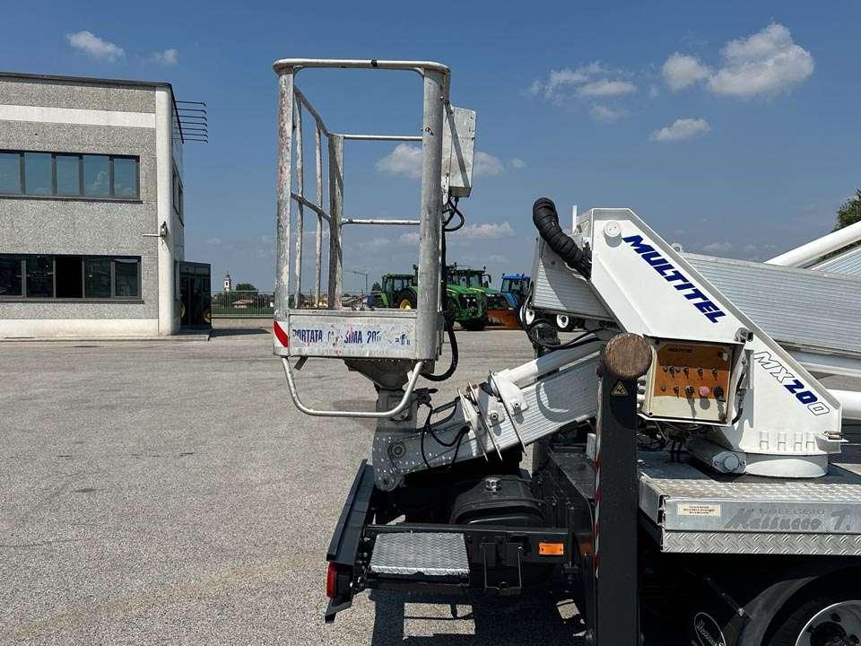 Nissan 35.11 Multitel MX200 Foto 9