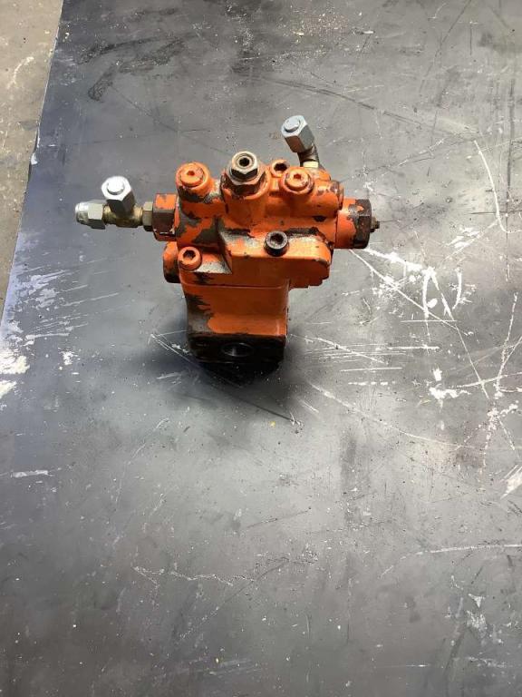 Válvula servoaccionada para Hitachi ZX 135-5 Foto 3