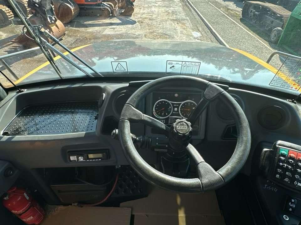 Bell B50E 6X6 Foto 15