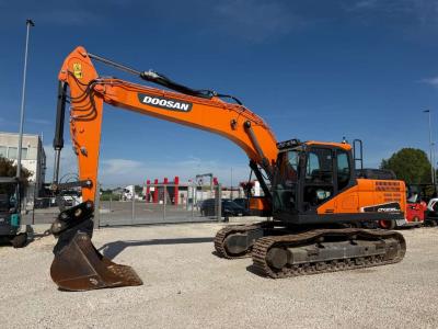 Doosan DX235NLC-5 vendida por MEK Srl