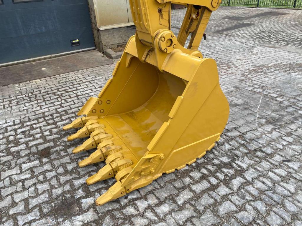 Caterpillar 323D3 Foto 9