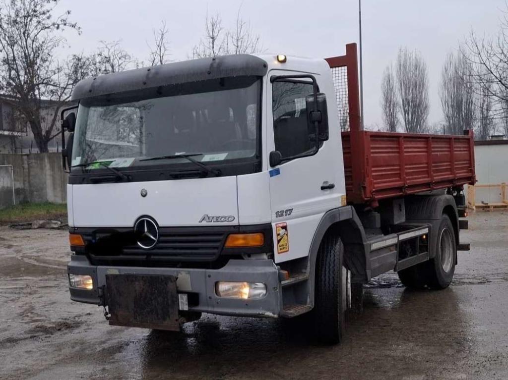 Mercedes-Benz Ateco 1217 Foto 2