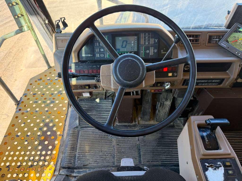 Komatsu HD605-5 - Automatic Greasing / Camera Foto 7