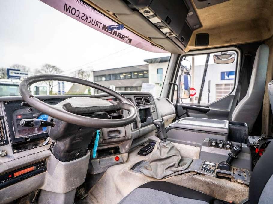 Renault KERAX 370 + PALFINGER 15T/M+2EXT. Foto 17
