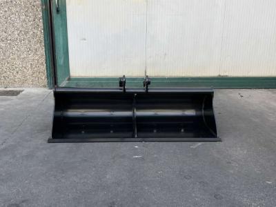 Cuchara de limpieza vendida por 2M Srl