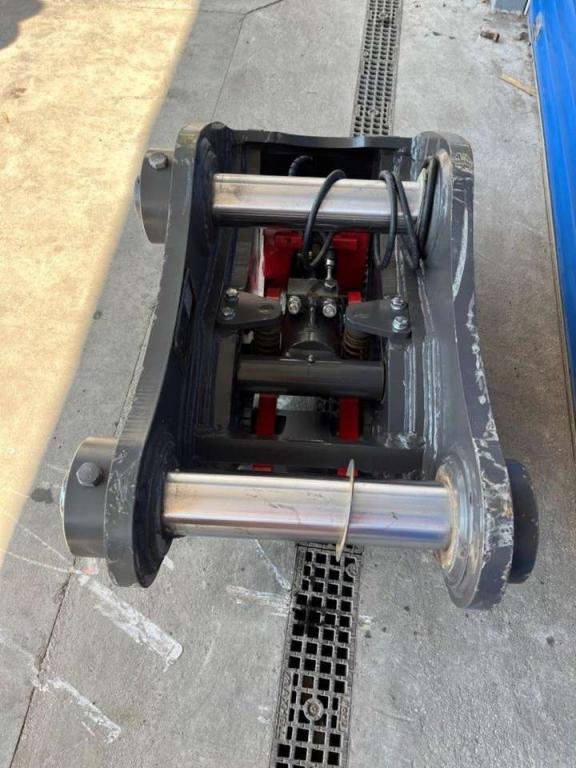 Volvo UNI80 hydraulic quick coupler for 20-26 ton excavators Foto 3