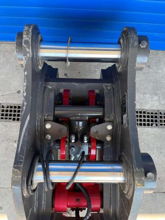 Volvo UNI80 hydraulic quick coupler for 20-26 ton excavators Foto 6