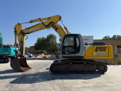 New Holland Kobelco E215 vendida por Smai Service Srl