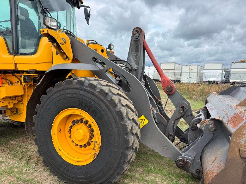 Volvo L90H - 3rd Function / Quick Coupler Foto 16