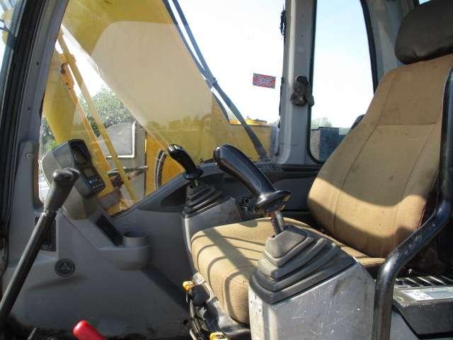 New Holland E145 Foto 16