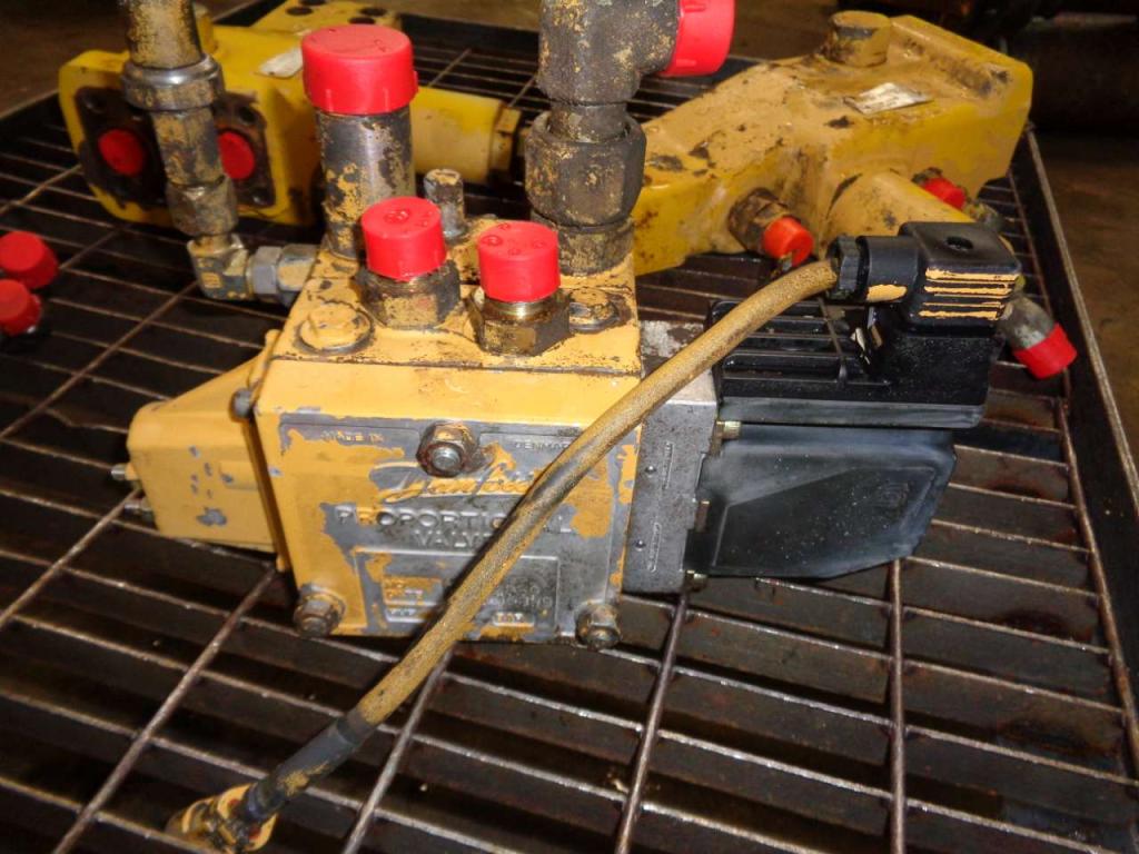 Válvula proporcional para Caterpillar 322 B Foto 1