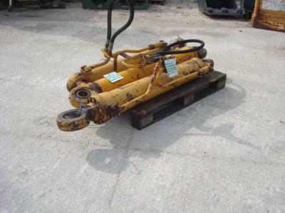 Cilndro de levantamiento para Fiat Allis FE18 vendida por OLM 90 Srl