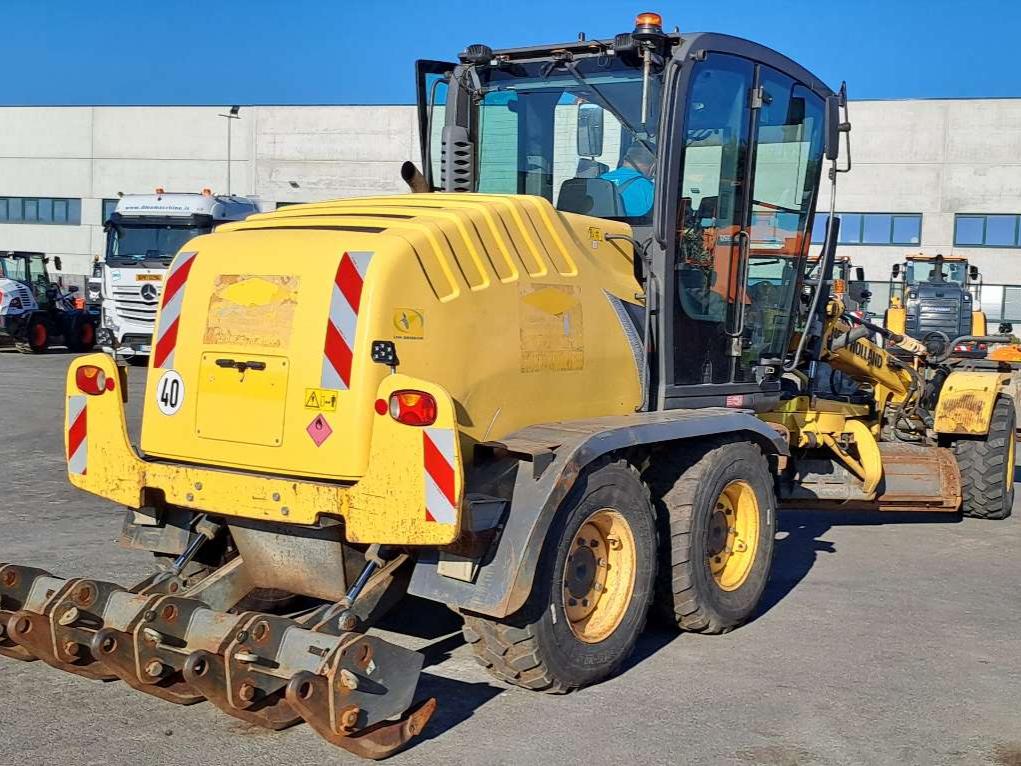 New Holland F106.7A Foto 3