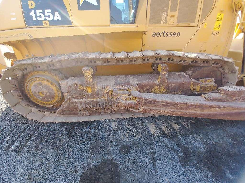 Komatsu D155A-6R (4pcs available for sale in Abu Dhabi) Foto 14