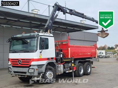 Mercedes-Benz Actros 3341 6X4 HIAB 144 B-3 HIDUO Kran Crane 10m3 3-way tipper Steel suspension Euro 5 vendida por BAS World B.V.