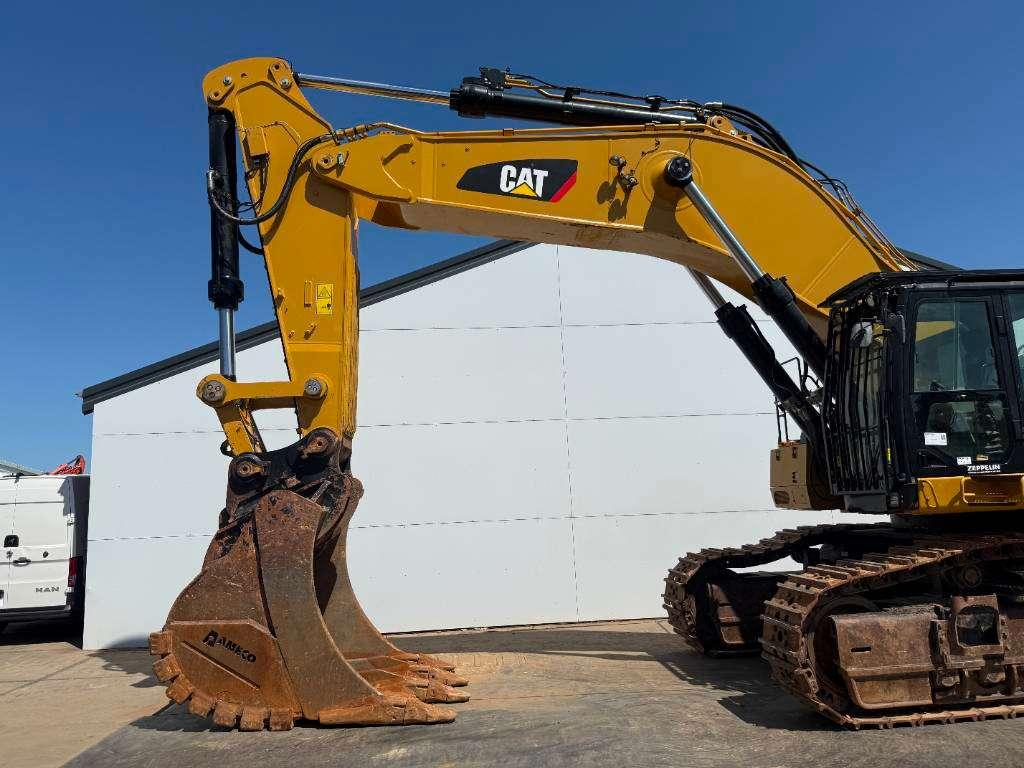 Caterpillar 390F - German Machine / Camera / Quick Coupler Foto 16