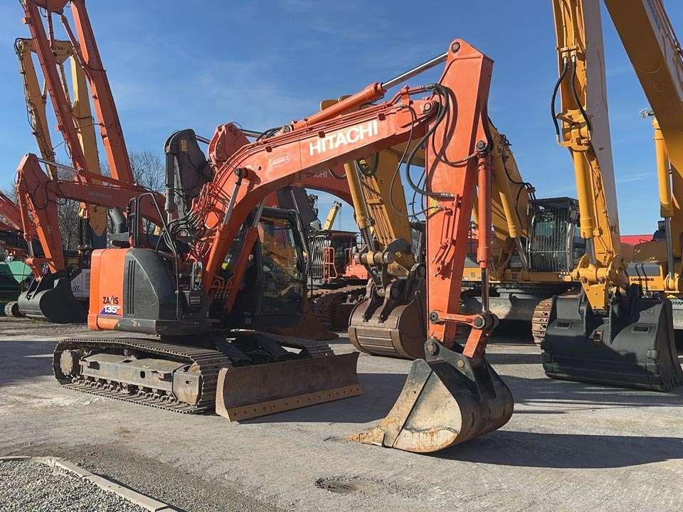 Hitachi ZX135US-6 Foto 19