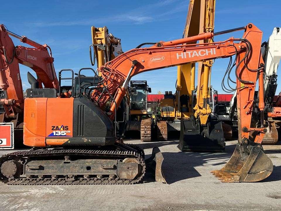 Hitachi ZX135US-6 Foto 21