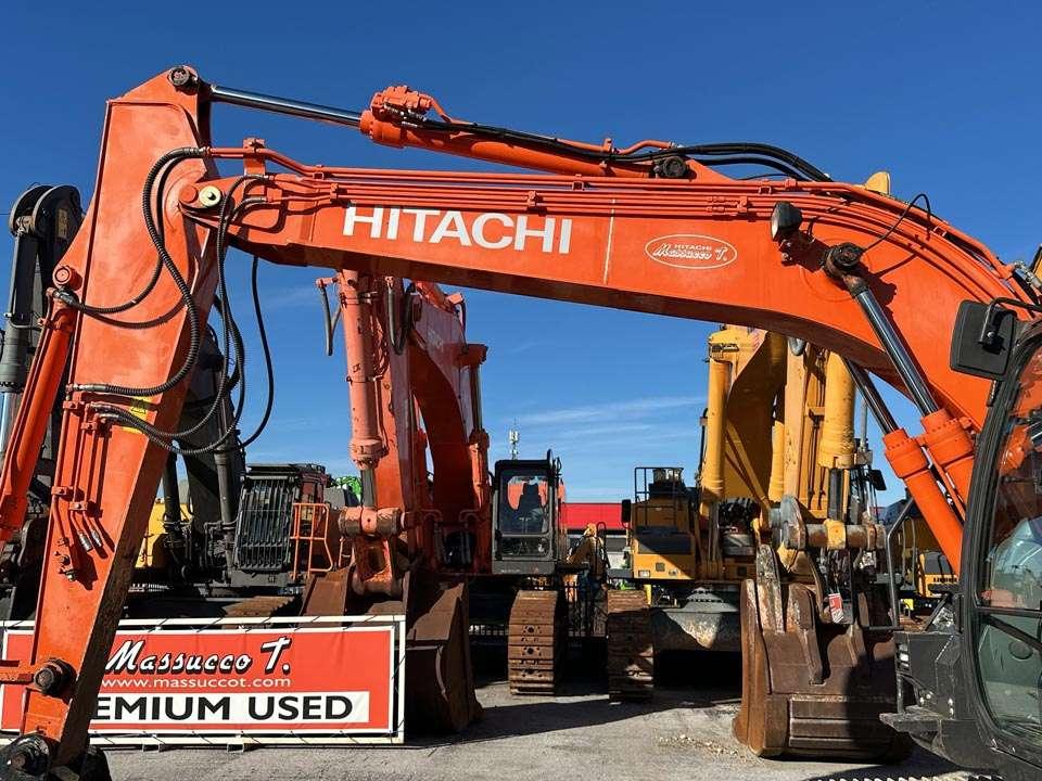 Hitachi ZX135US-6 Foto 7