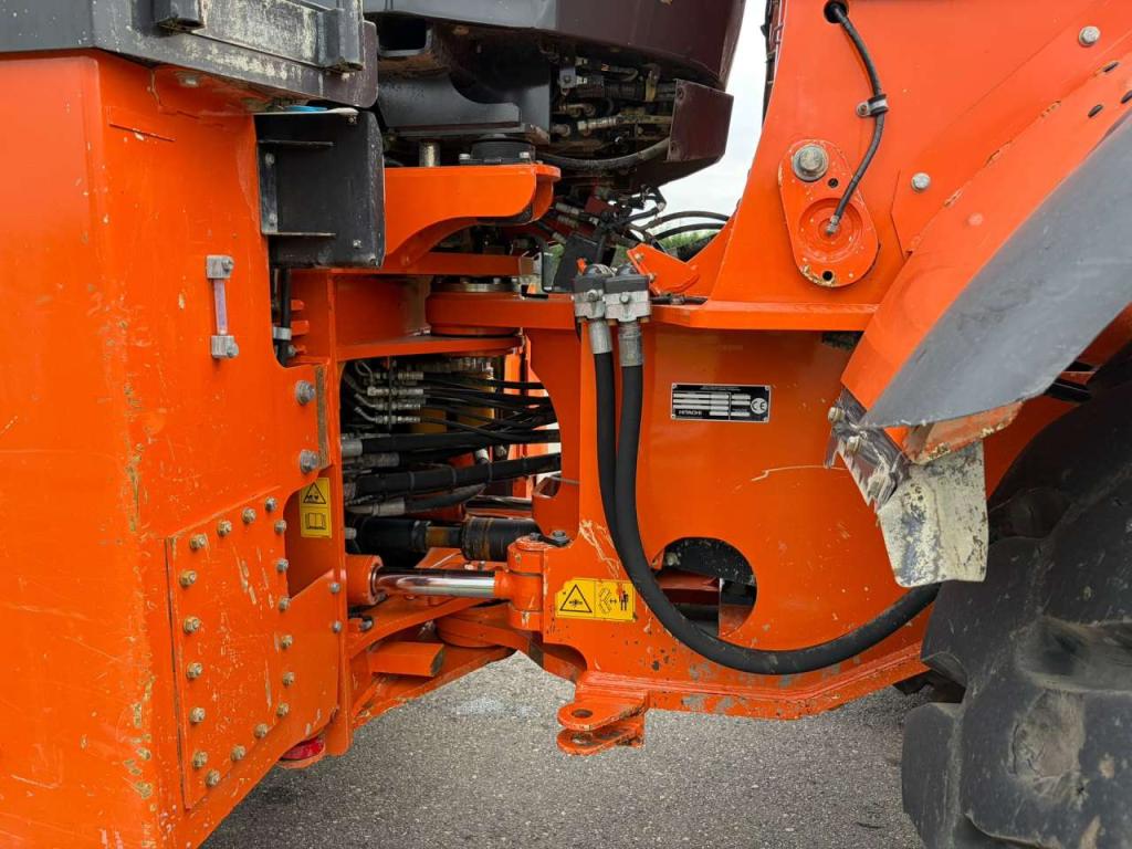 Hitachi ZW310-6 Foto 28