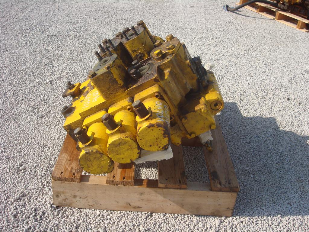 Distribuidor hidraulico para Volvo 4600 Foto 4