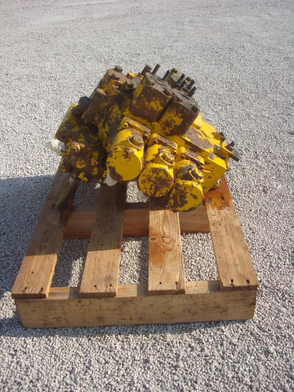 Distribuidor hidraulico para Volvo 4600 Foto 5