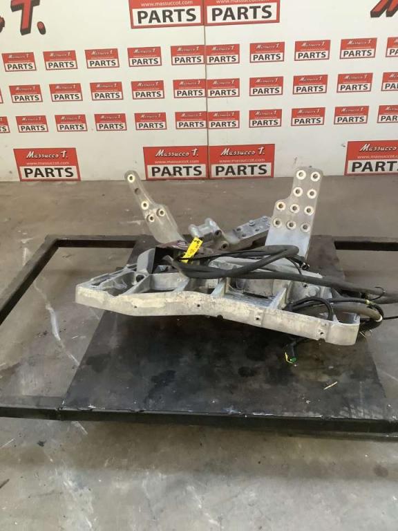 Supporto serbatoio para Volvo FH16 550 6x4 Foto 4