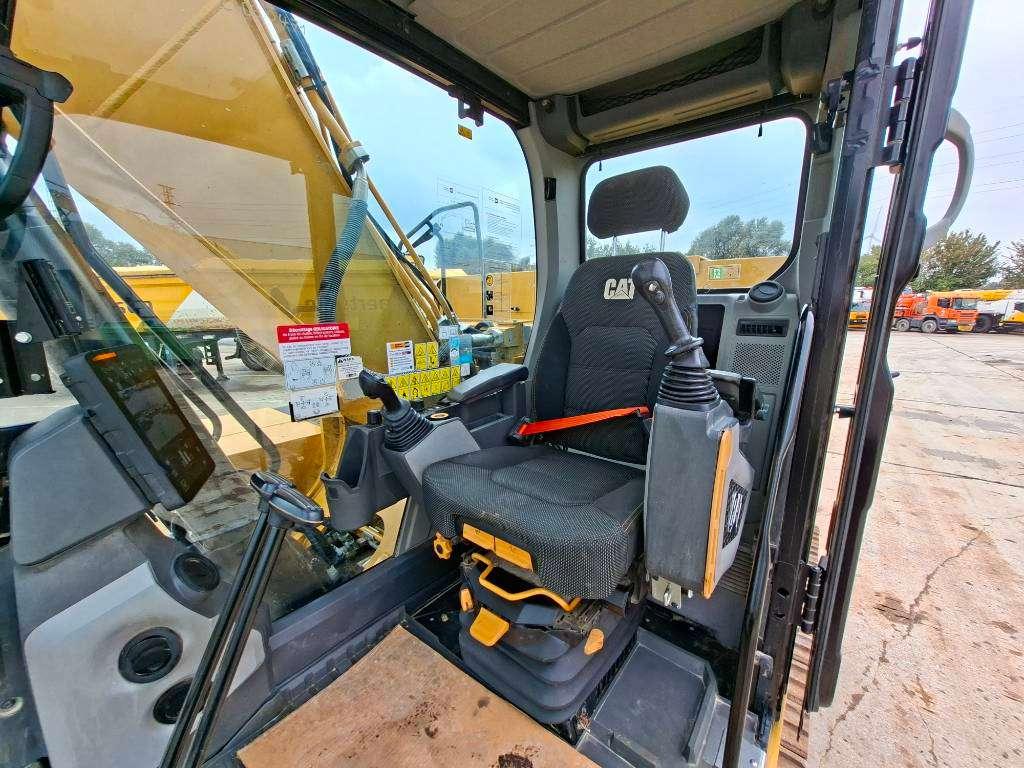 Caterpillar 320 Foto 10