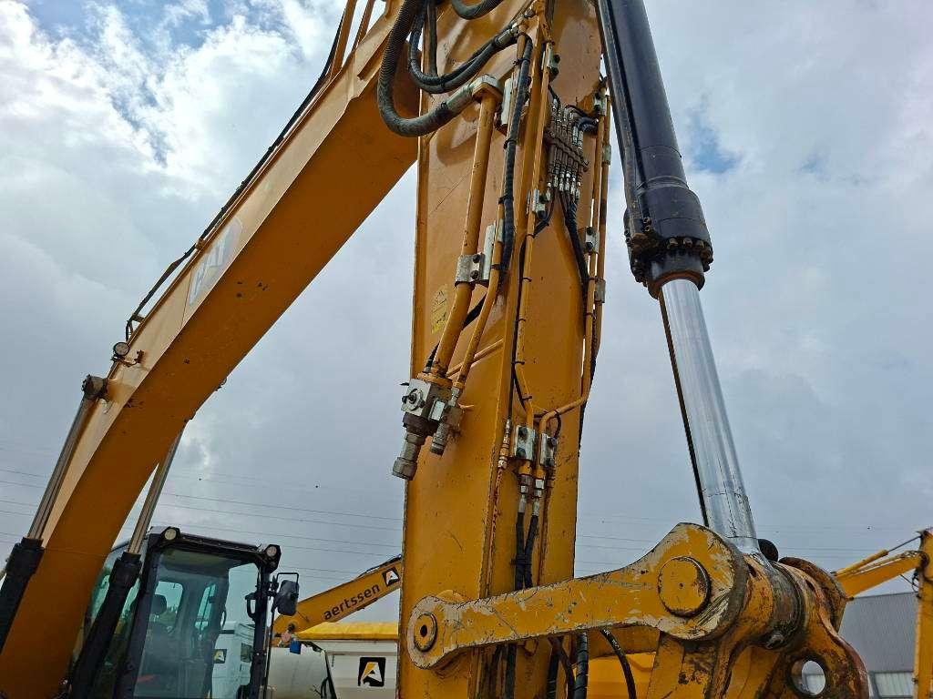 Caterpillar 320 Foto 14