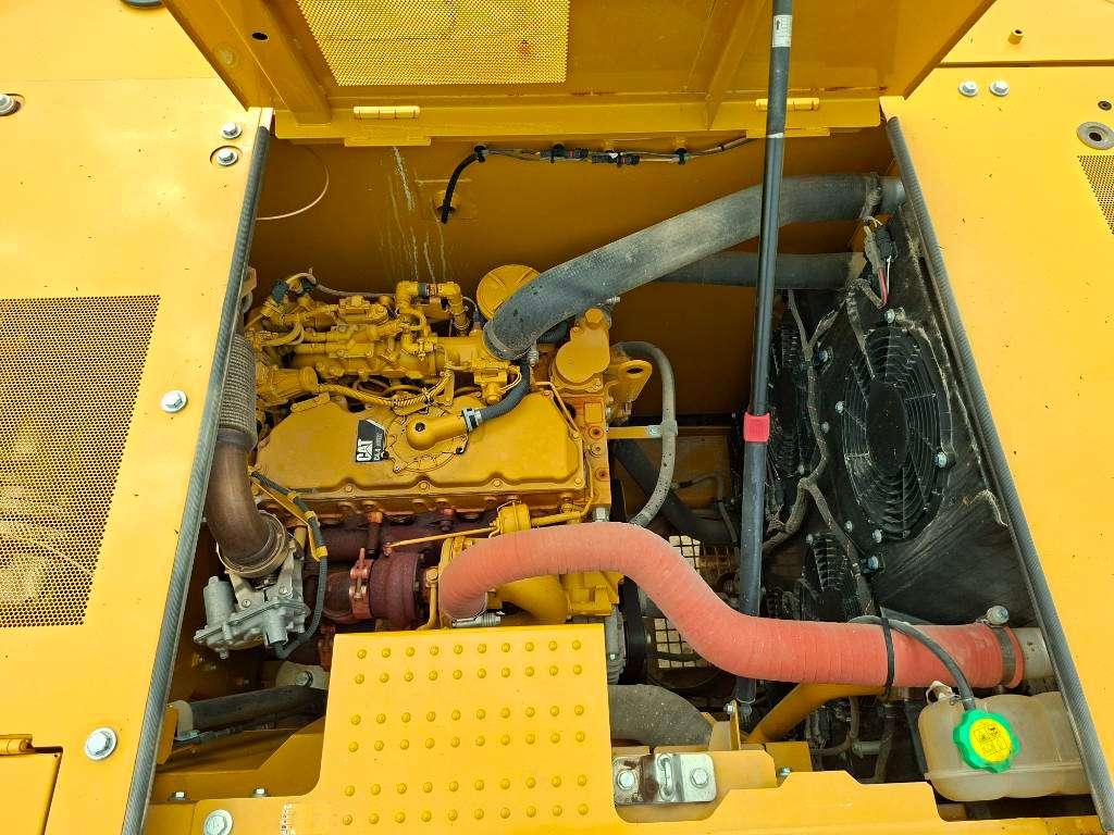 Caterpillar 320 Foto 16