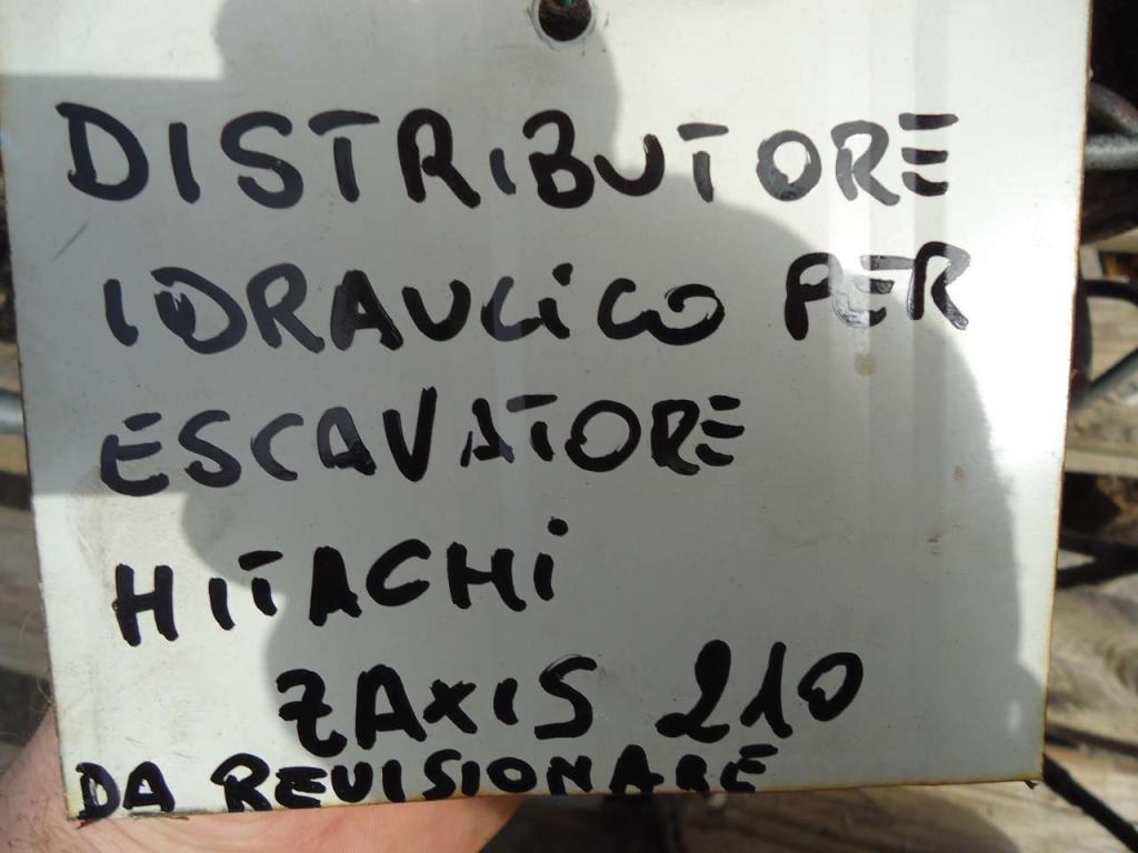 Distribuidor hidraulico para Hitachi ZAXIS 210.3 - 240 Foto 3