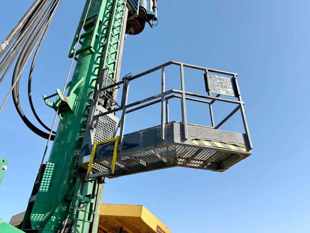 Hitachi KH150GLS-2 - 30.3m Drill / Powerpack / Hydr Tracks Foto 16